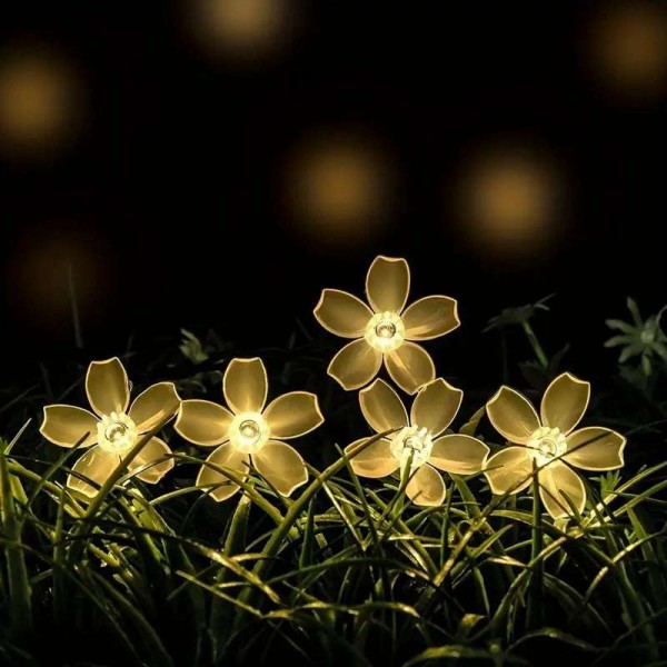 Соларни LED лампички във формат на цветенца