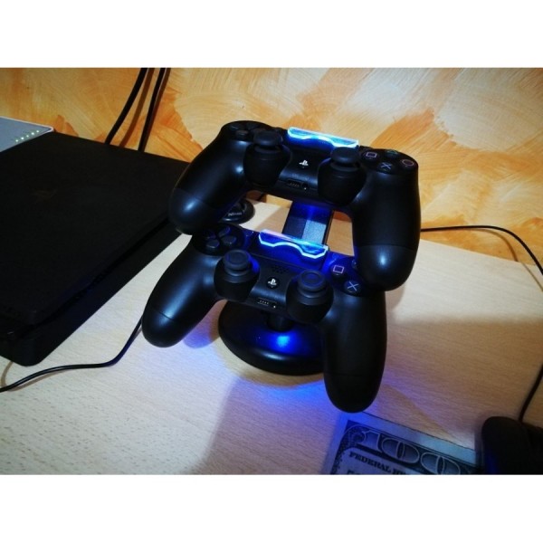 Стойка и зарядно за PS4 джойстици